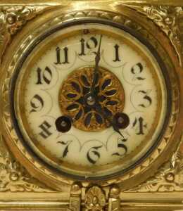An early 20thC brass cased Renaissance Revival style mantel clock, with pineapple knopped finial,... - 2