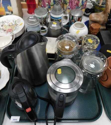 Household ceramics and electricals, to include three kettles, storage jars, a clock radio,...