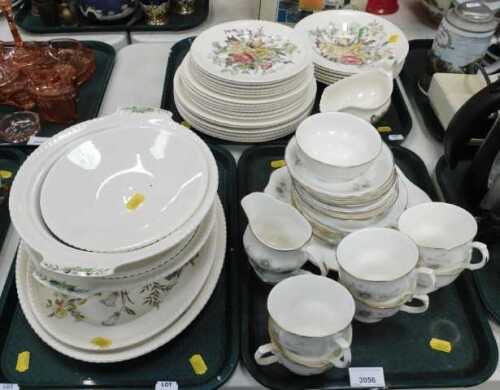 Ceramics, to include a part dinner service by Windsorware in the Garden Bouquet pattern, to...