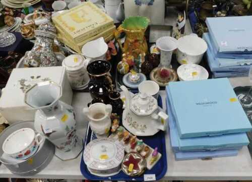 Ceramics, to include a selection of Wedgwood collectors plates, all boxed, decorative household...