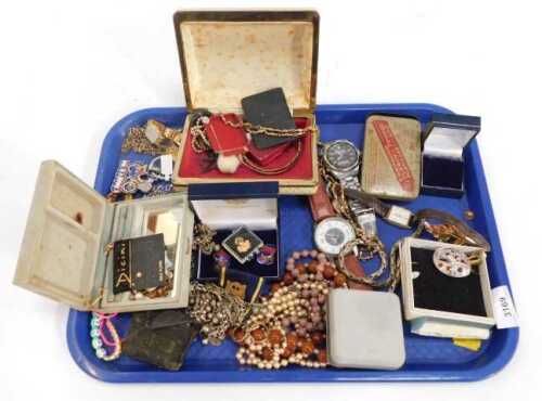 Costume jewellery, to include beaded necklaces, stud earrings, neck chains, wristwatches,...
