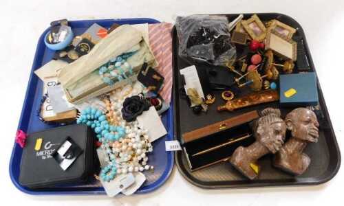 Costume jewellery, to include beaded necklaces, clip on earrings, a boxed PaperMate ballpoint...