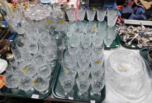 Glassware, to include drinking glasses, wines, brandy, sherry, etc. (4 trays and loose)