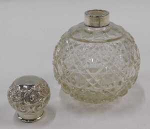 An Edward VII cut glass silver topped perfume bottle, of bulbous form, with a repeat hobnail cut... - 2