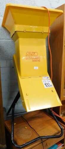 An Al-Ko Dynamic 2500 RS garden shredder, on truckle base.