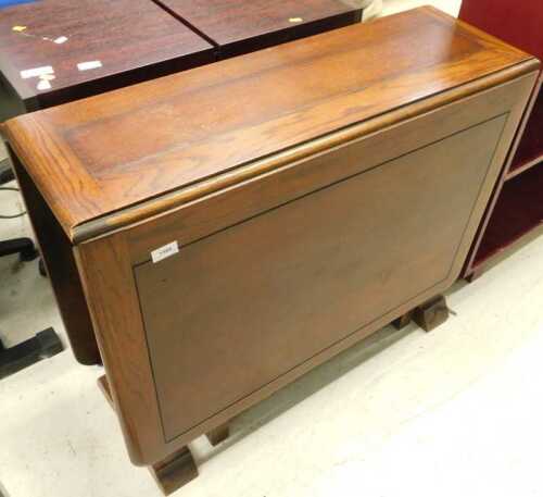 A drop leaf table.
