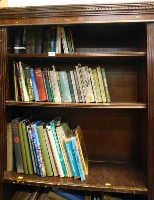 Various books, gardening, plant names, Hillier's Manual of Trees and Shrubs, hardback with dust...