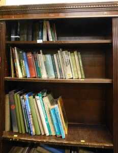 Various books, gardening, plant names, Hillier's Manual of Trees and Shrubs, hardback with dust...