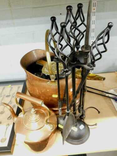 Metalware, to include copper coal scuttle, tea kettle, brass bellows, and metal fireside companion.