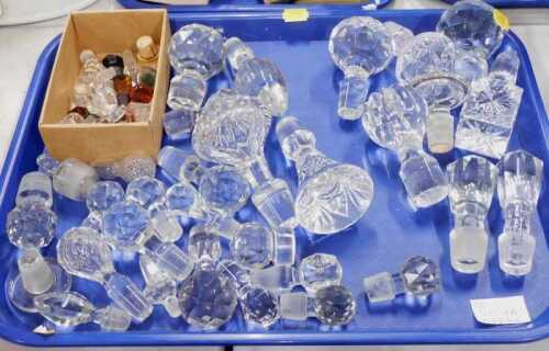 Various 19thC and other cut glass decanter stoppers, various types, multicoloured, crystal,...