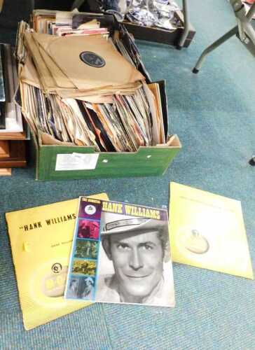 Various records, 45rpm modern and popular music, and a small quantity of 33rpm records, to...