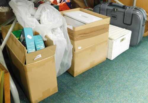Various decorative items, household items and effects, a quantity of 100 LED time lights,...