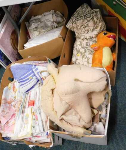 Various linen handkerchiefs, table linen, various other items, etc. (a quantity)
