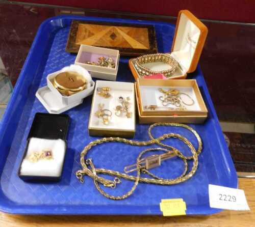 Various costume jewellery and effects, gold plated and other costume jewellery, ear studs,...