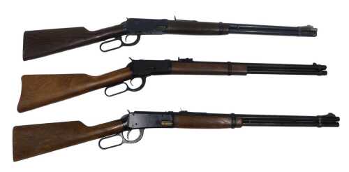 Air rifles, to include a Daisy Manufacturing Company model 1894 Winchester, together with two...