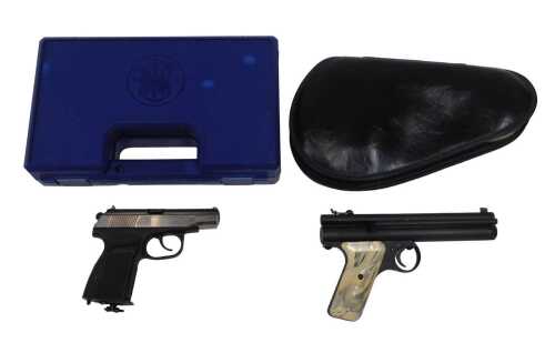 A MP 654K 4.5mm CO2 BB gun, together with a Benjamin 442 22 calibre pellet gun. 
A photographic...