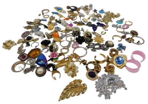 Various costume jewellery and effects, a micro mosaic floral brooch with base metal pierced...