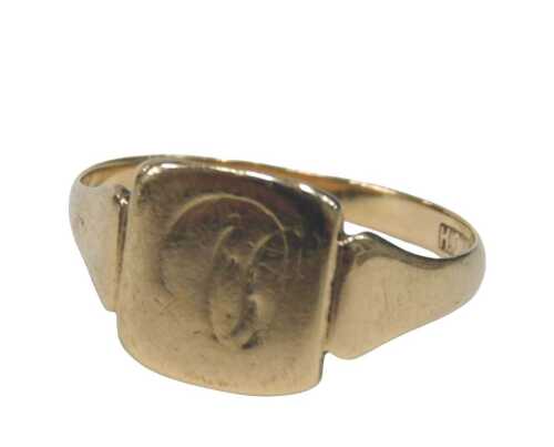 A 9ct gold signet ring, with rectangular rubbed ring head, ring size Q, 1.6g.