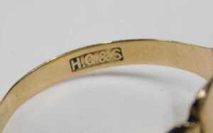 A 9ct gold signet ring, with rectangular rubbed ring head, ring size Q, 1.6g. - 3
