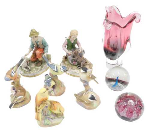 Various ornaments, related effects, etc., a Murano style vase, with flared rim, in pink and...