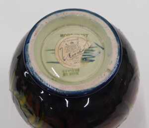 A Moorcroft pottery flambe Anemone pattern vase, of bulbous form with compressed stem on... - 2