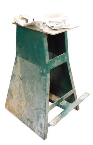An underpinning machine, 115cm high, 70cm wide, 46cm deep, with other accessories. (a quantity, AF)