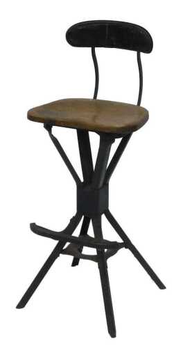 An early 20thC iron oak and leather backed tennis umpire's chair, with shaped back, on iron...