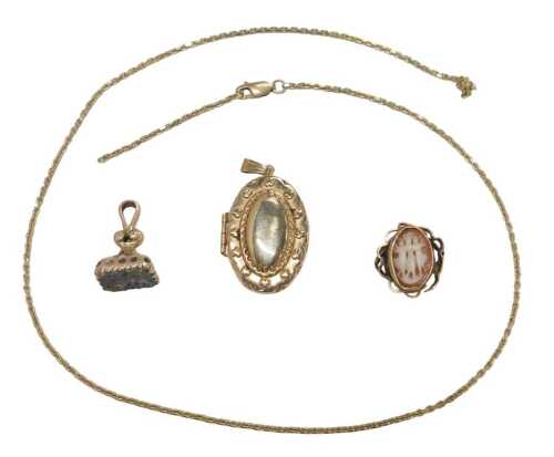A group of 9ct gold and other jewellery, comprising a 9ct gold hammered locket, 2.5cm high, a...
