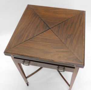 An Edwardian mahogany and boxwood strung envelope table, the square top with a wide crossbanding... - 2