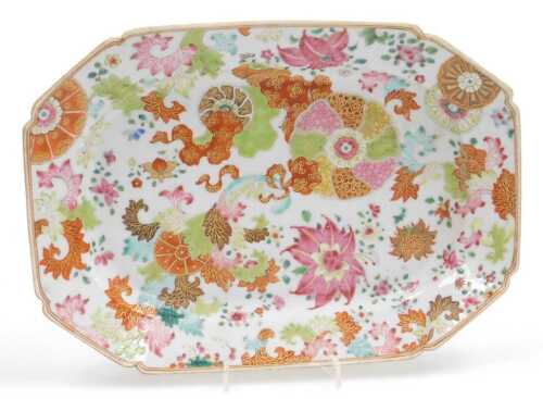 A Chinese Qianlong small famille rose meat platter, decorated in a pseudo tobacco leaf pattern,...