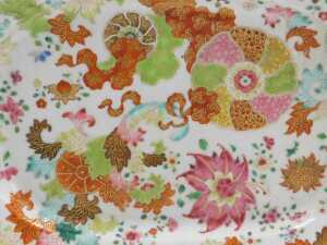A Chinese Qianlong small famille rose meat platter, decorated in a pseudo tobacco leaf pattern,... - 2
