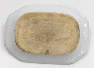 A Chinese Qianlong small famille rose meat platter, decorated in a pseudo tobacco leaf pattern,... - 5