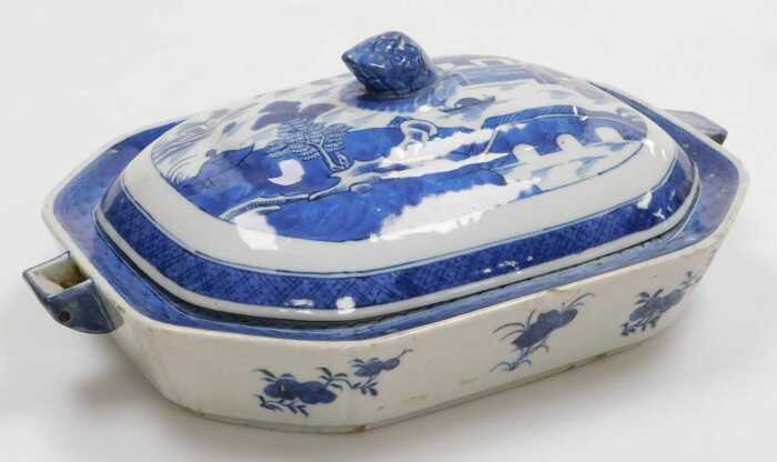 A 19thC Chinese export blue and white porcelain food warmer and cover, decorated with a river...