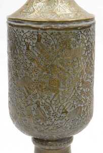 An early 20thC Anglo-Indian brass vase, converted to a table lamp, embossed with huntsman, gurus,... - 3