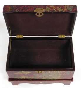 A Chinese scumbled red and black lacquer chest, decorated with birds and flowers, having a... - 2