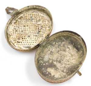 A 19thC Indian brass pandan box, of oval form, with handle to the lid, raised on four bun feet,... - 7