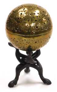 An early 20thC Indian brass charger, engraved centrally with a maharajah and maharani, within a... - 7