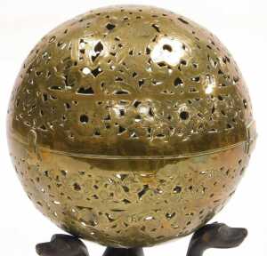 An early 20thC Indian brass charger, engraved centrally with a maharajah and maharani, within a... - 10