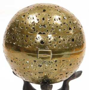 An early 20thC Indian brass charger, engraved centrally with a maharajah and maharani, within a... - 11