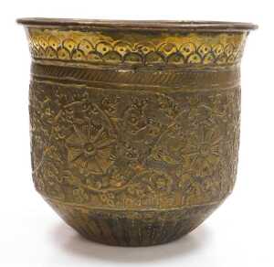 An early 20thC Anglo-Indian brass jardiniere, embossed with flowers and scrolling leaves, raised... - 2