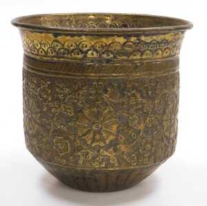 An early 20thC Anglo-Indian brass jardiniere, embossed with flowers and scrolling leaves, raised... - 3