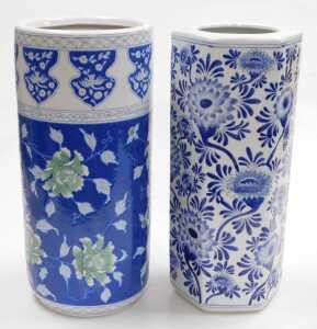 A Chinese blue and white porcelain stick stand, of hexagonal form, decorated with flowers,... - 3