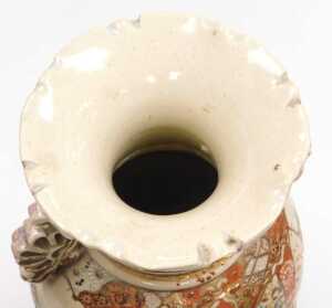 A Japanese Meiji period Satsuma vase from trin, with a fanchette handle decorated with samurai,... - 5