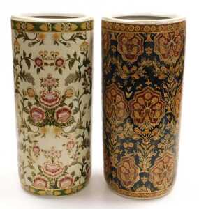 A Chinese porcelain stick stand, of cylindrical form, polychrome decorated with flowers, printed... - 3