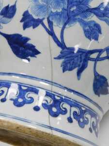 A Chinese Qing Dynasty 19thC blue and white porcelain vase, of baluster form, with butterfly and... - 8
