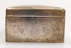 An early 20thC Chinese silver cigarette box, with stipple engraving, rectangular reserve,... - 3