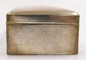 An early 20thC Chinese silver cigarette box, with stipple engraving, rectangular reserve,... - 5