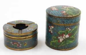 An early 20thC Chinese cloisonne ashtray, of cylindrical form, decorated with flowers, a... - 4