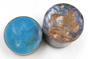 An early 20thC Chinese cloisonne ashtray, of cylindrical form, decorated with flowers, a... - 9