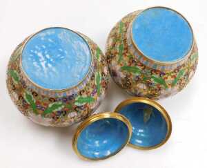 A pair of 20thC Chinese cloisonne jars and covers, decorated with peonies, on a gold ground,... - 8